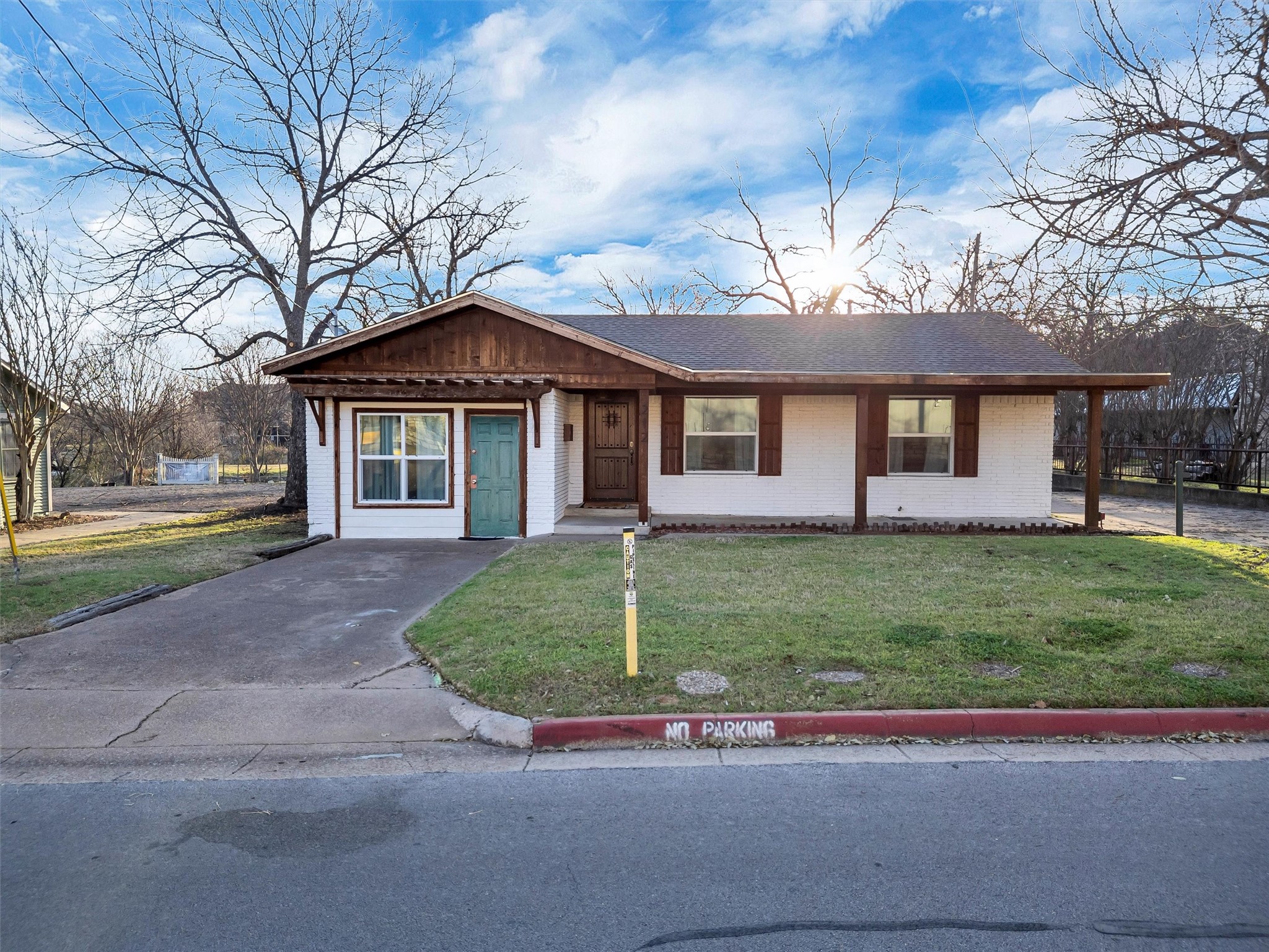 212 N Crockett Street Granbury TX 76048