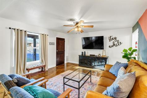 212 N Crockett Street Granbury TX 76048
