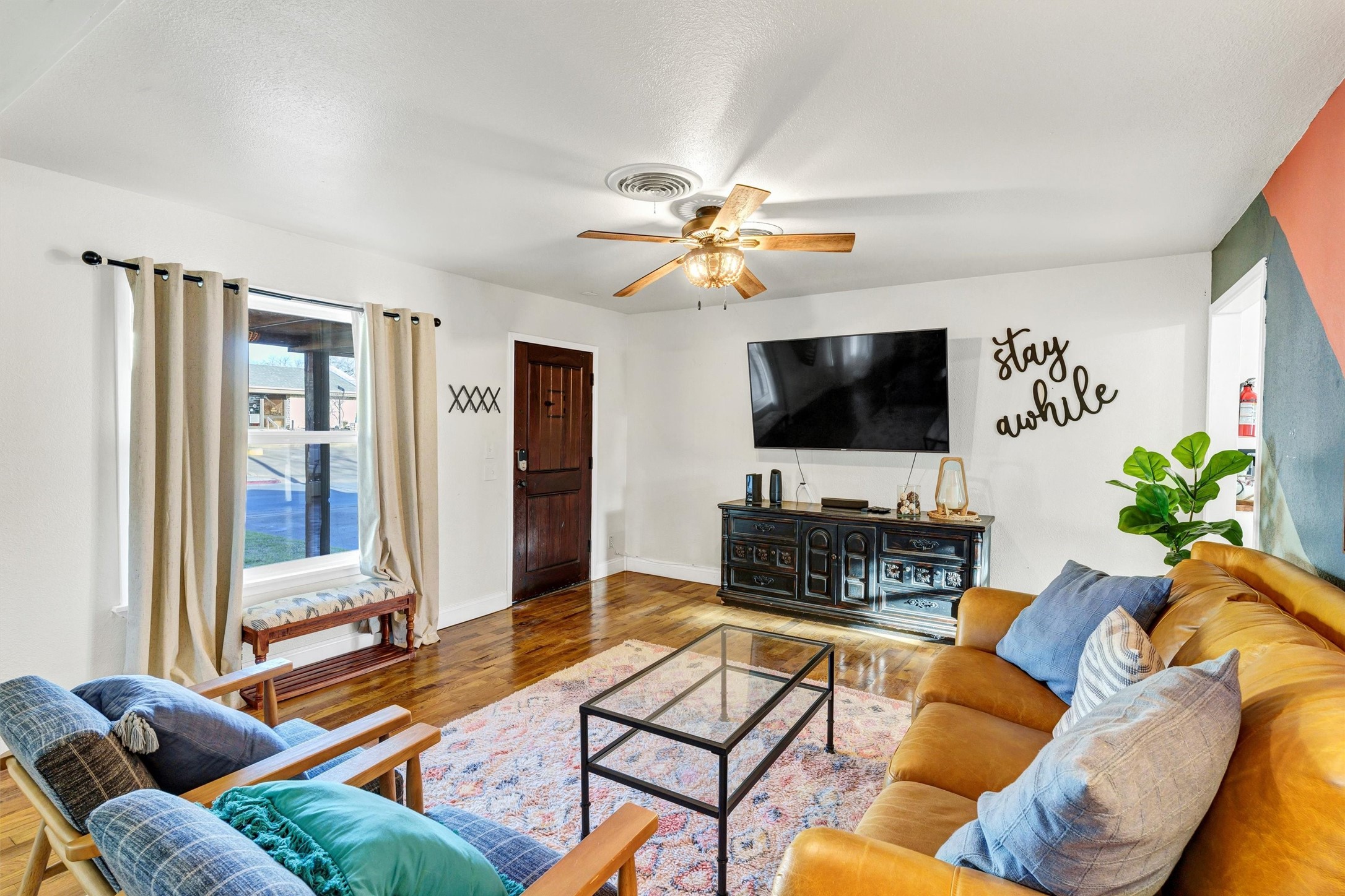 212 N Crockett Street Granbury TX 76048
