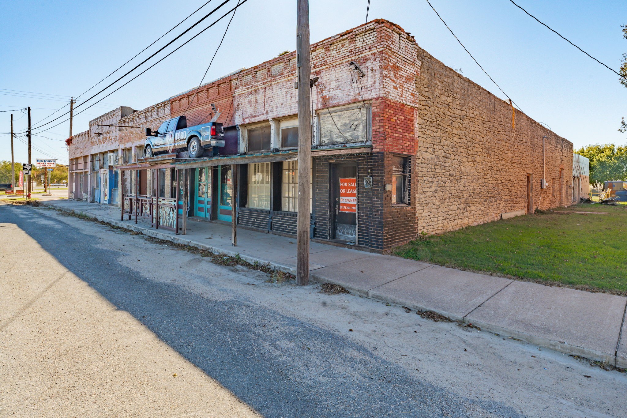 4149 & 4147 3rd Street Walnut Springs TX 76690