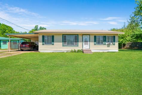 1530 W Front Street Street Blossom TX 75416