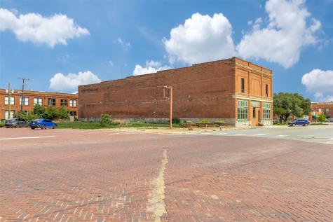 114 N Houston Avenue Denison TX 75021