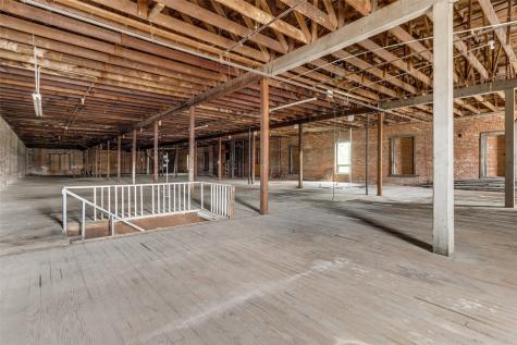 114 N Houston Avenue Denison TX 75021