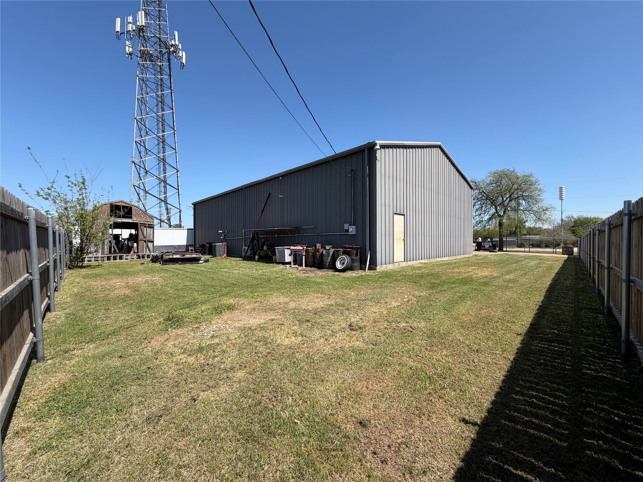 203 N Hampton Road Crowley TX 76036