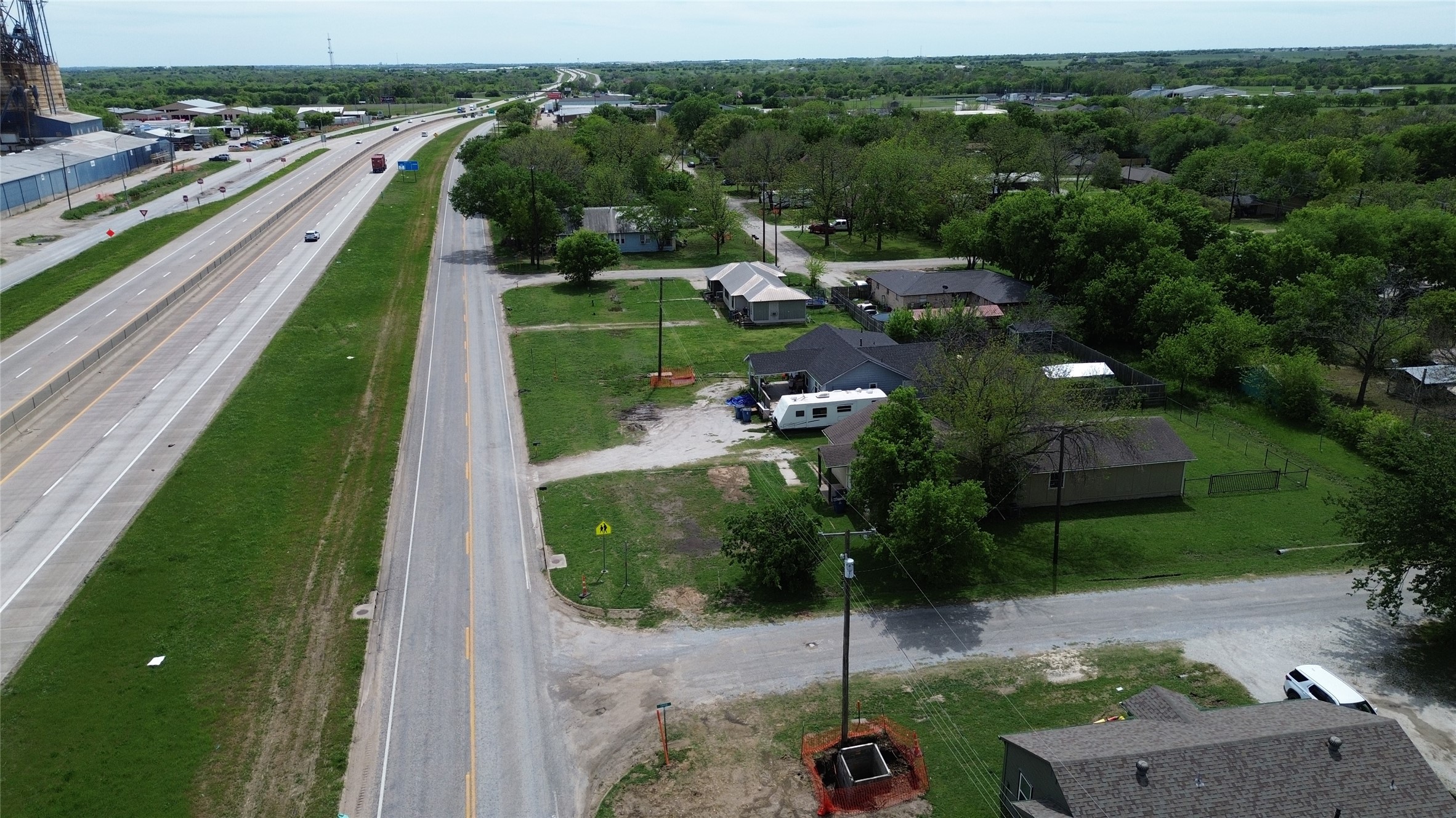 401 Frontage Road Valley View TX 76272