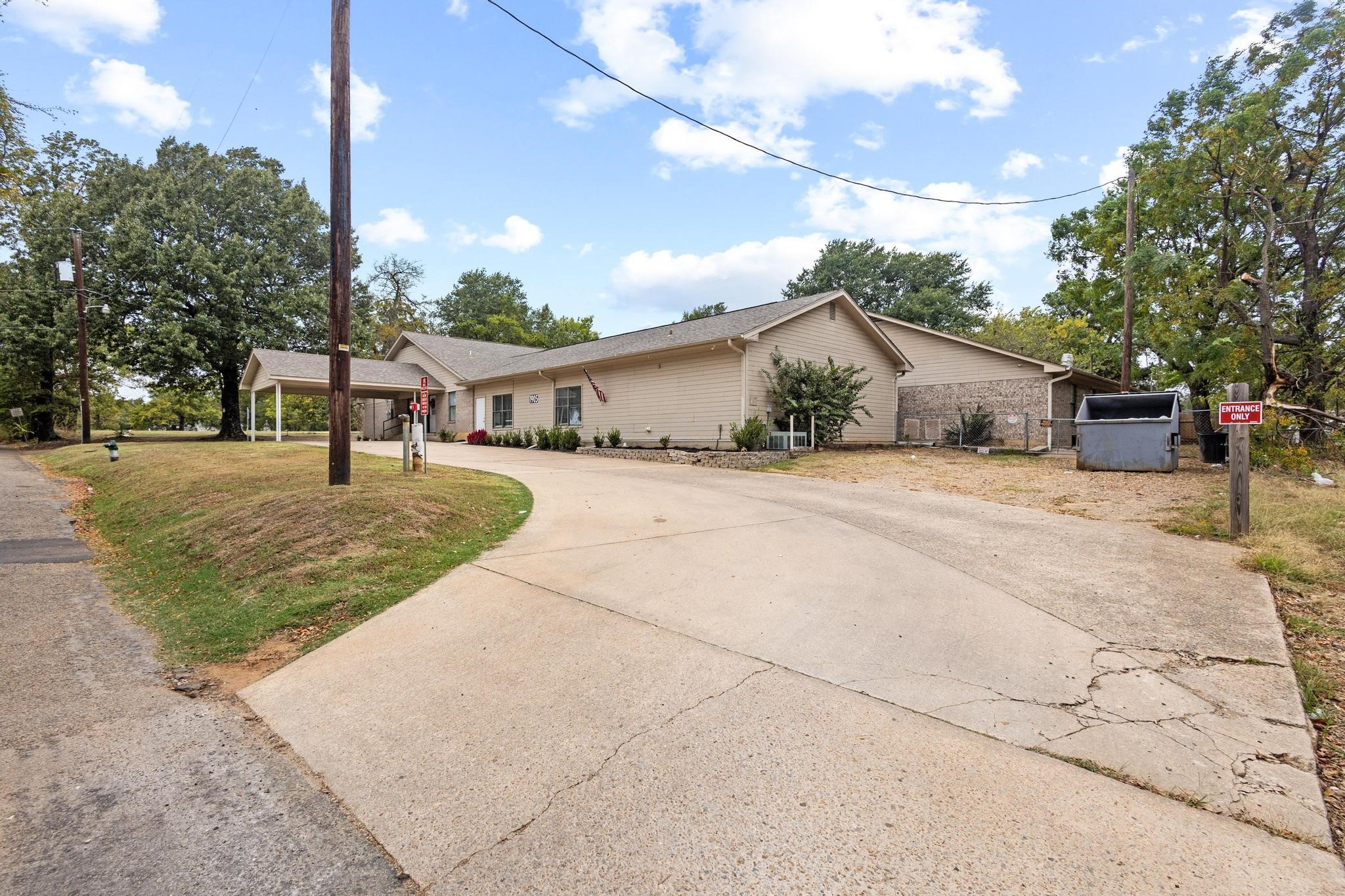 1905 E Price Street Paris TX 75460