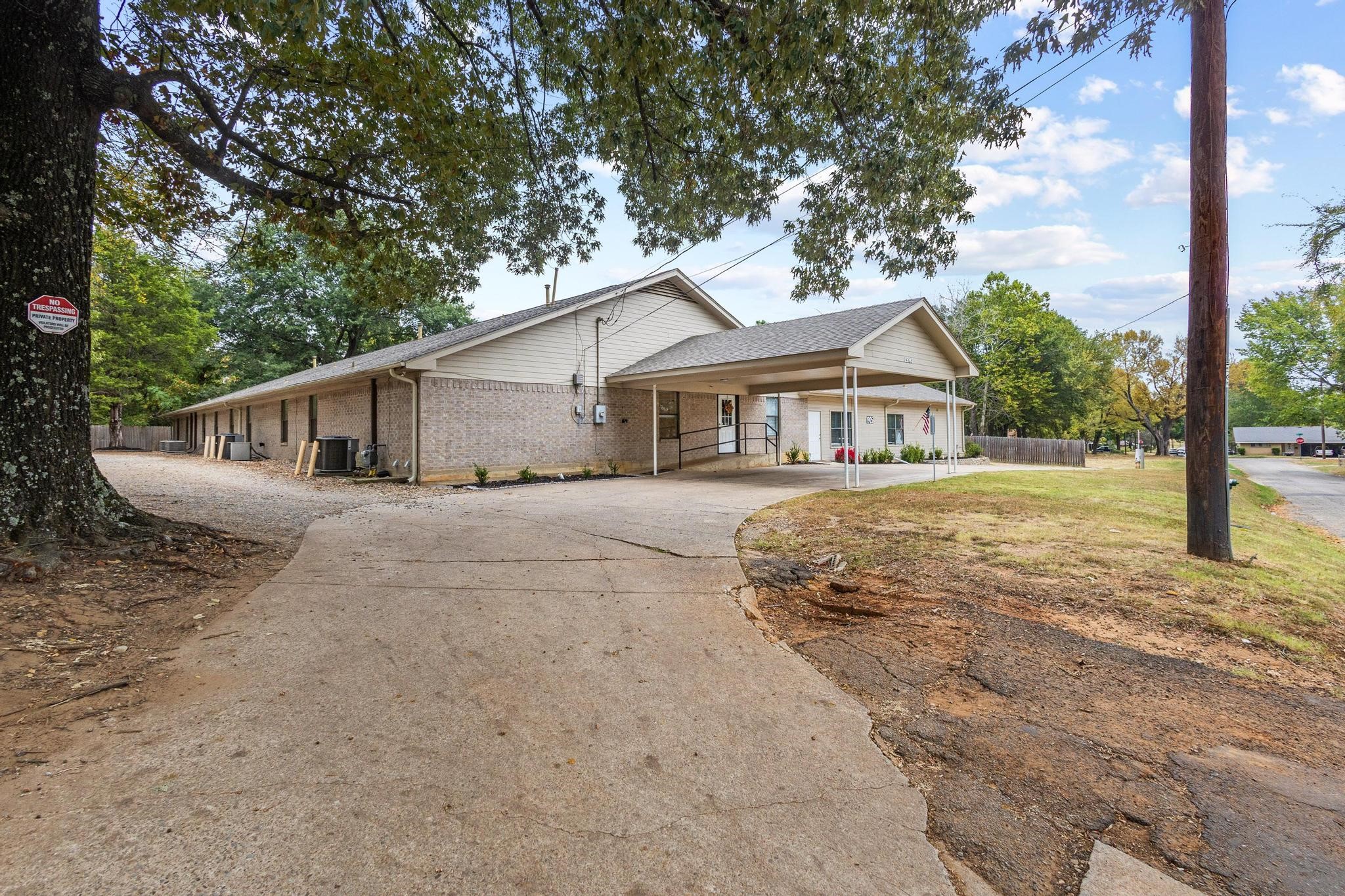 1905 E Price Street Paris TX 75460
