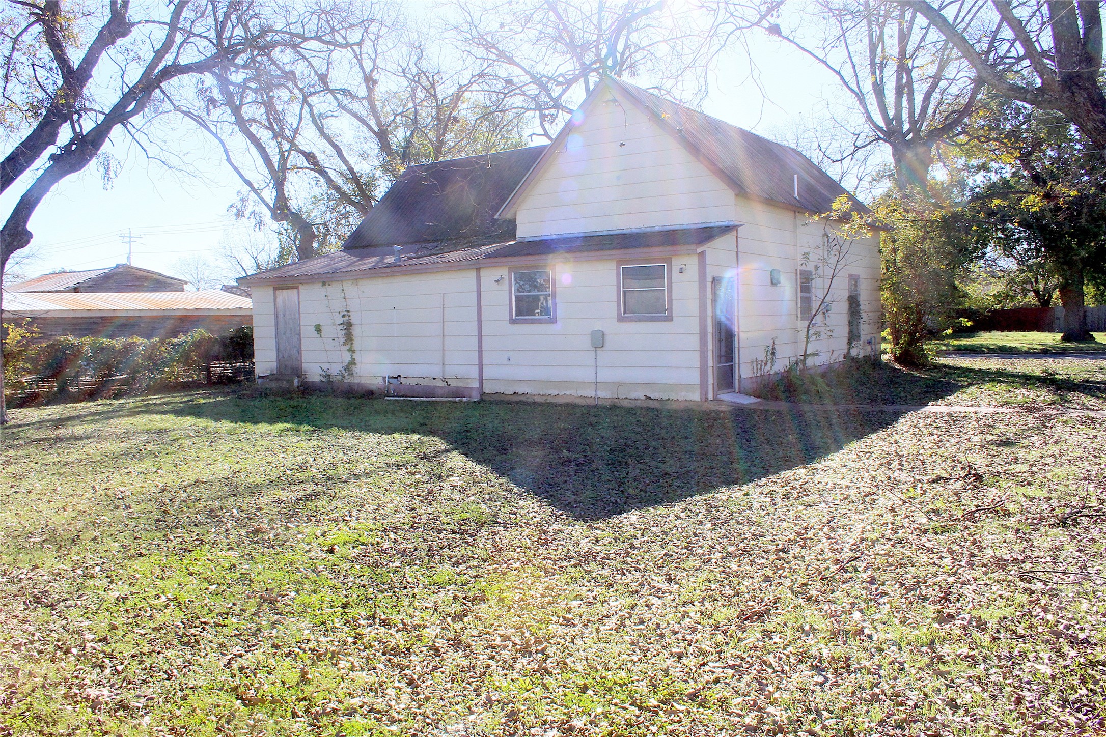 101 E Commerce San Saba TX 76877