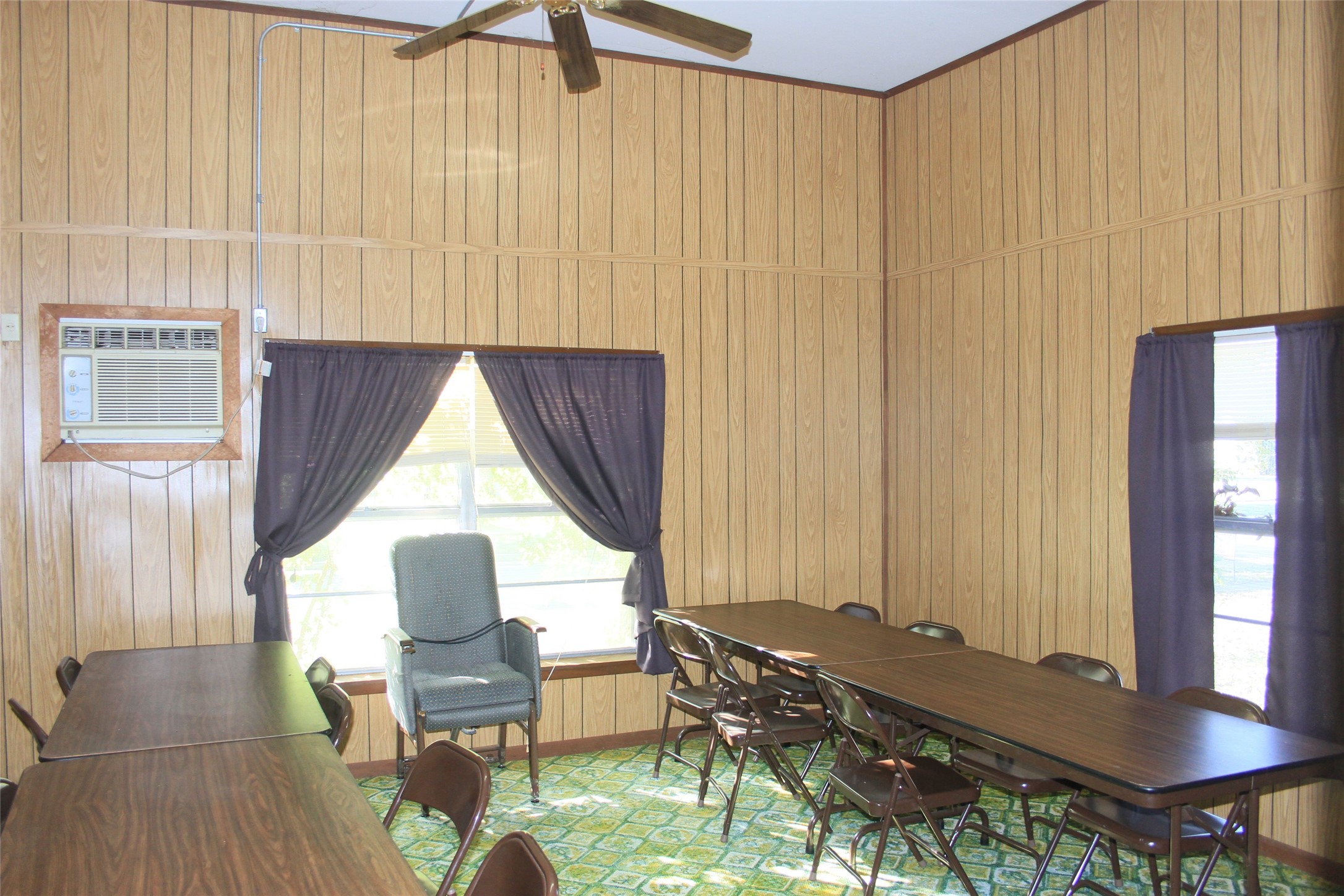 101 E Commerce San Saba TX 76877