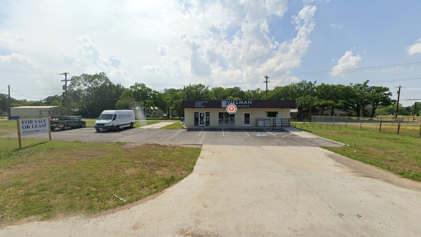 5335 Us Highway 377 Krugerville TX 76227