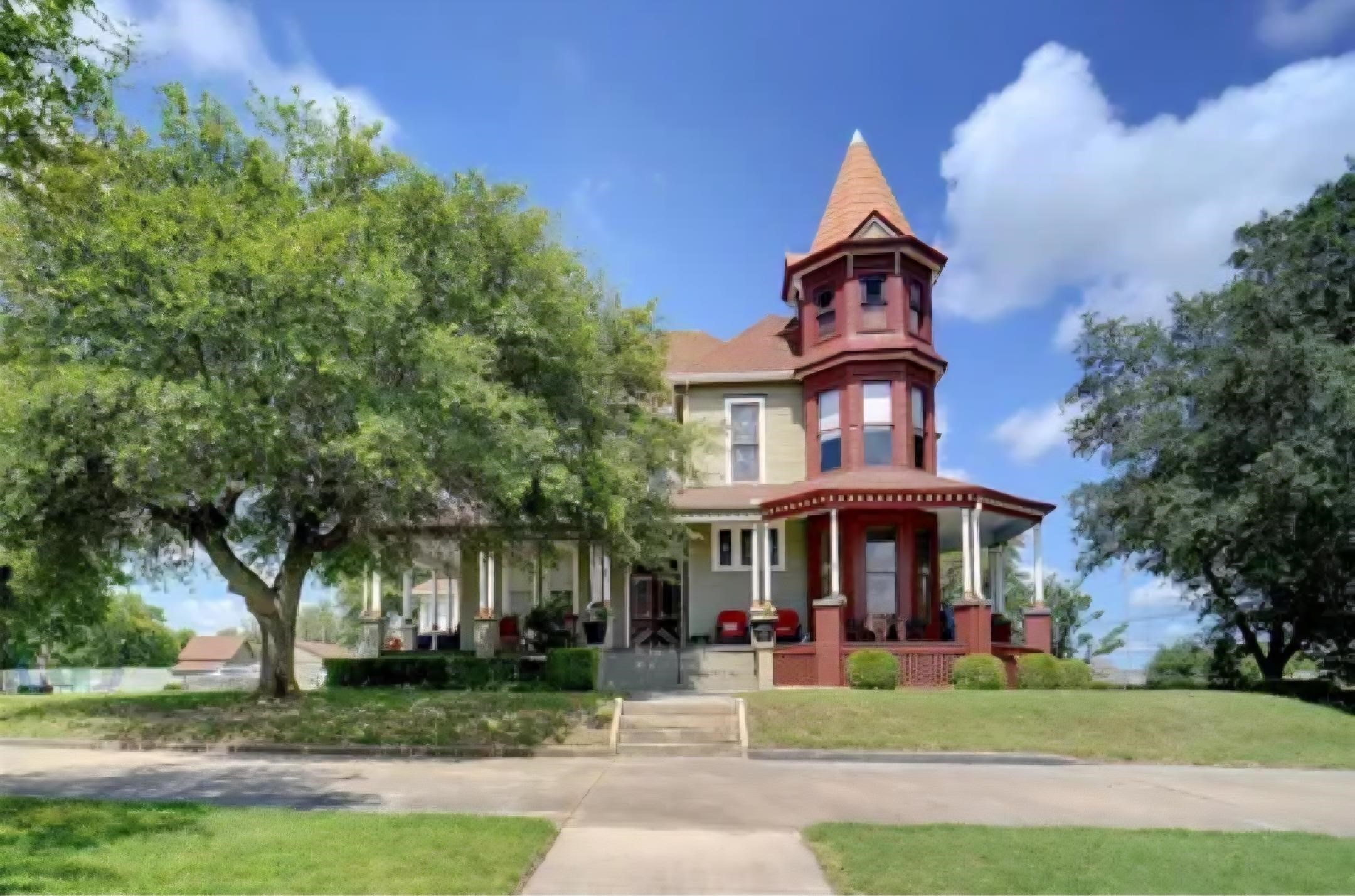 1105 Palo Pinto Street Weatherford TX 76086