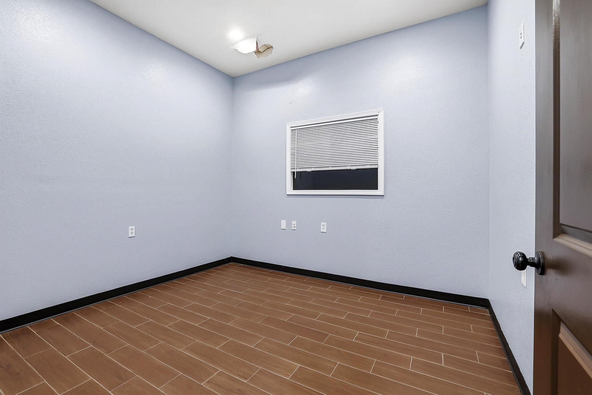 3301 S State Highway 121 Bonham TX 75418