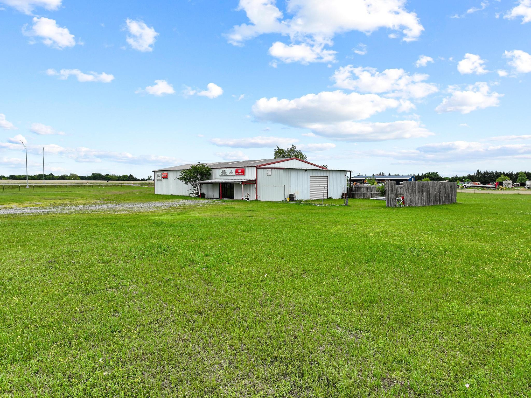3301 S State Highway 121 Bonham TX 75418