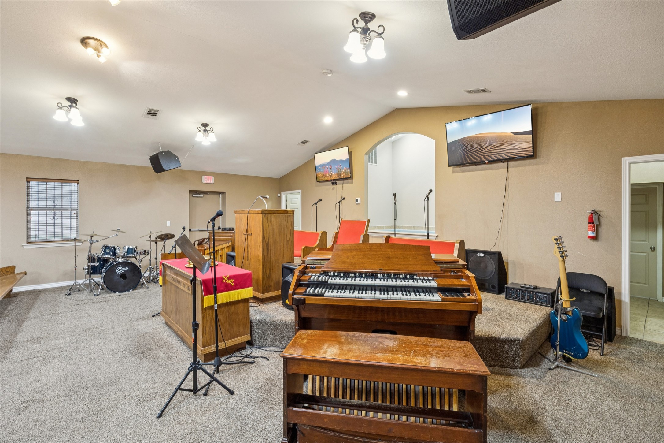1738 Nomas Street Dallas TX 75212
