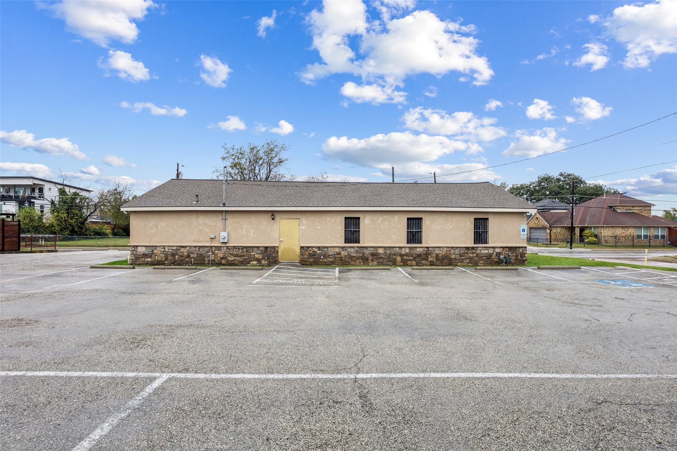 1738 Nomas Street Dallas TX 75212