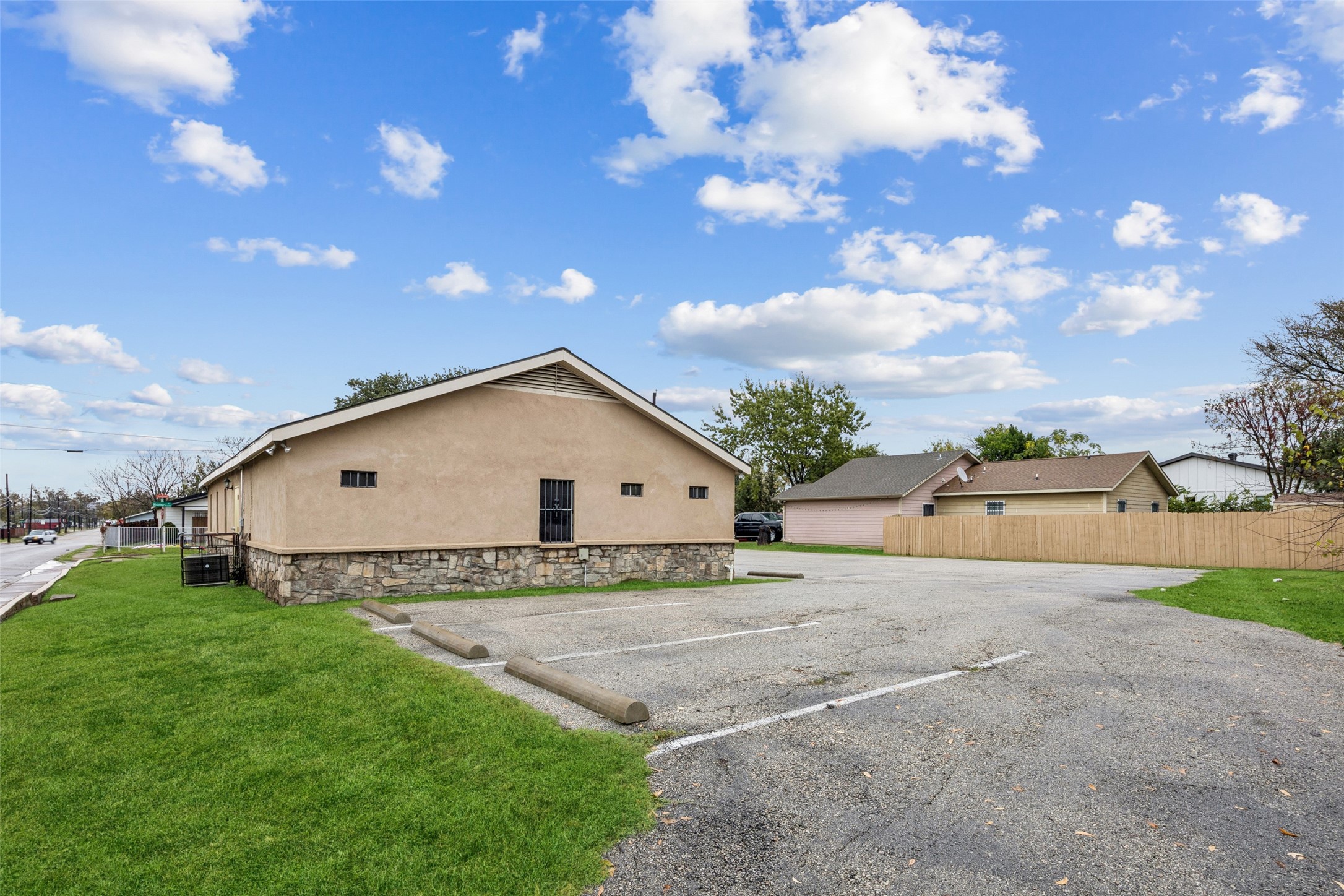 1738 Nomas Street Dallas TX 75212