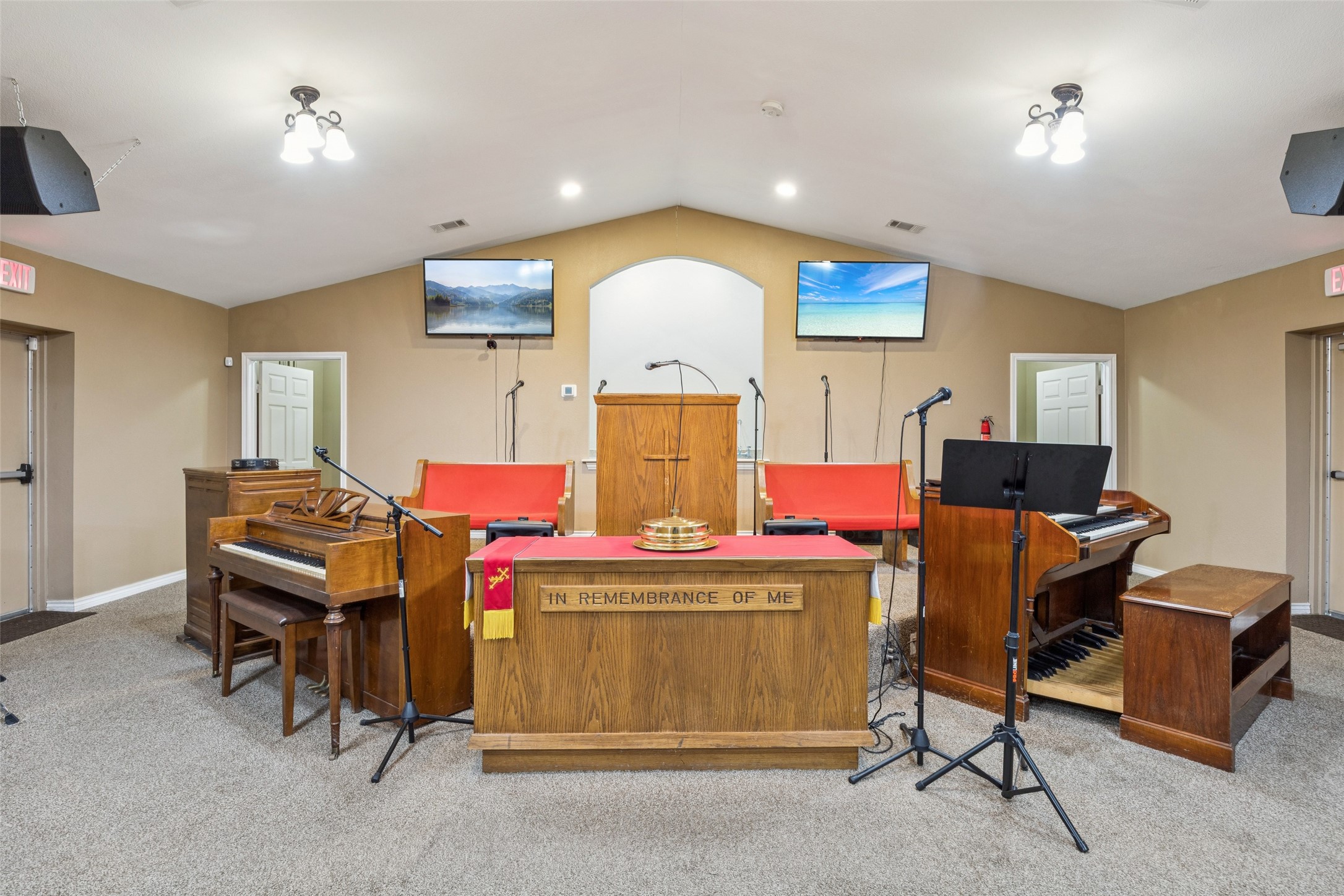 1738 Nomas Street Dallas TX 75212