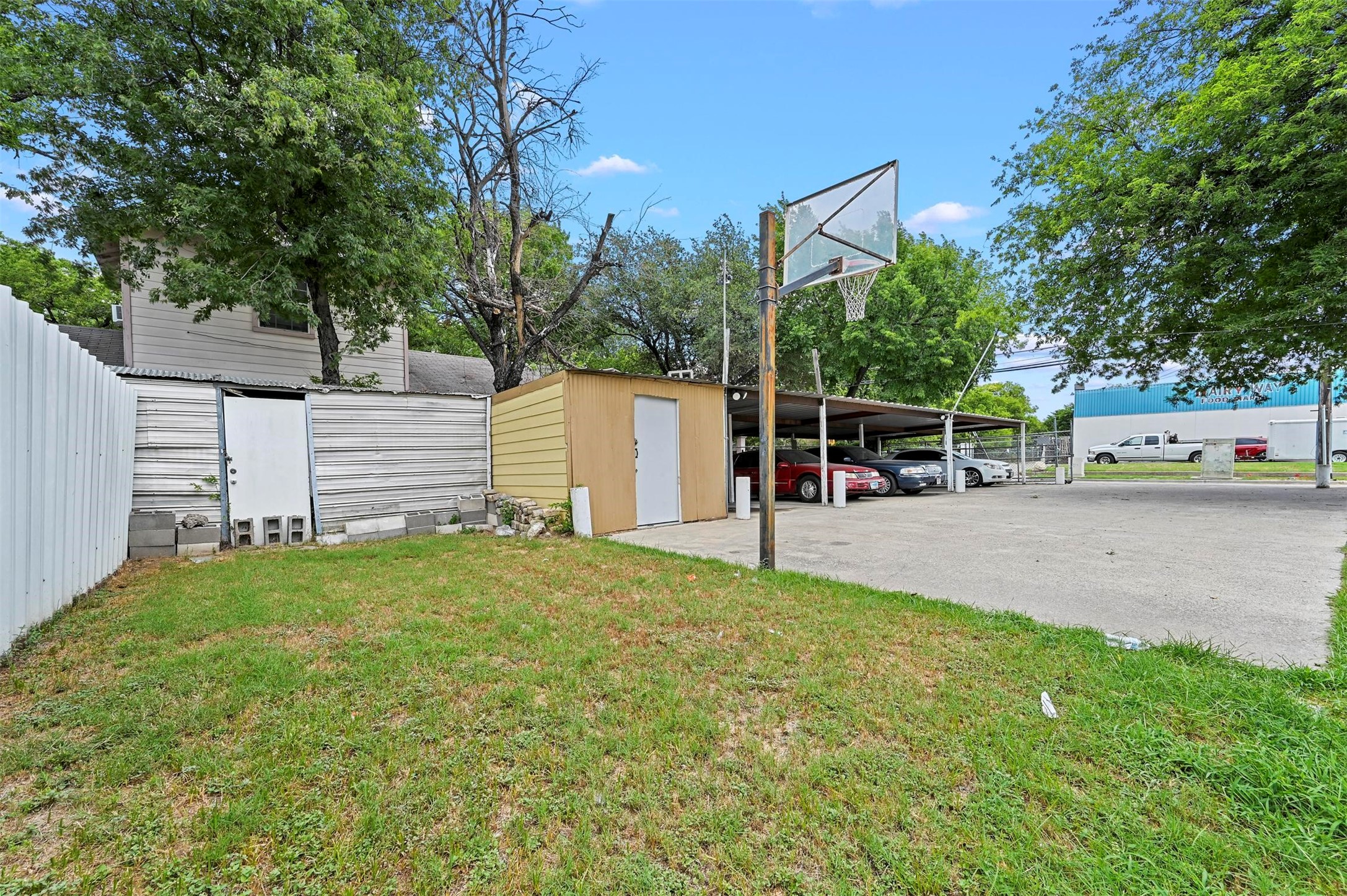 5301 W Davis Street Dallas TX 75211