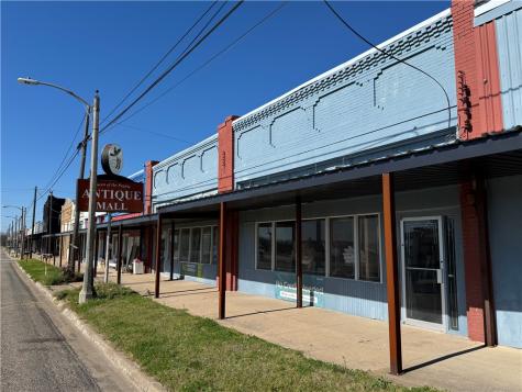 208 E Gassaway Avenue Lott TX 76656
