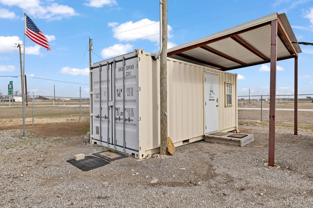 50 Love Trail Valley View TX 76272