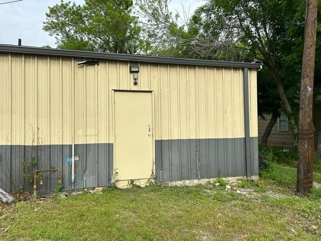 228 W Grand Street Whitewright TX 75491