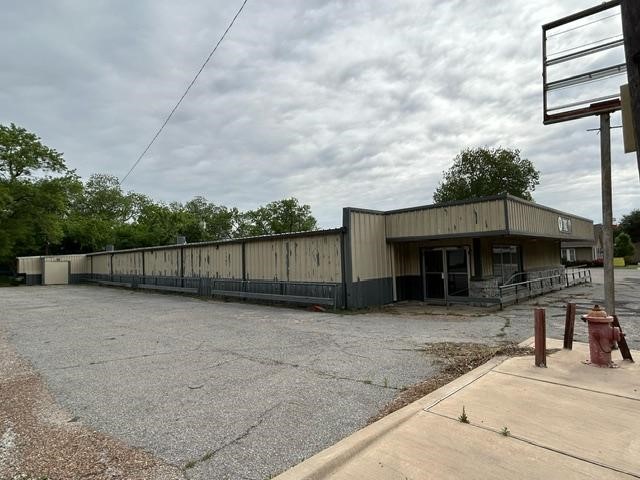 228 W Grand Street Whitewright TX 75491
