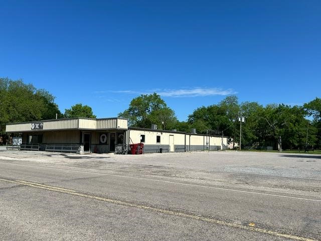 228 W Grand Street Whitewright TX 75491