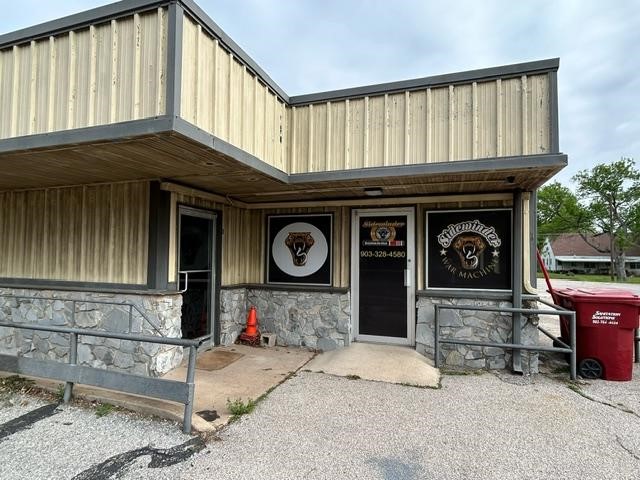 228 W Grand Street Whitewright TX 75491