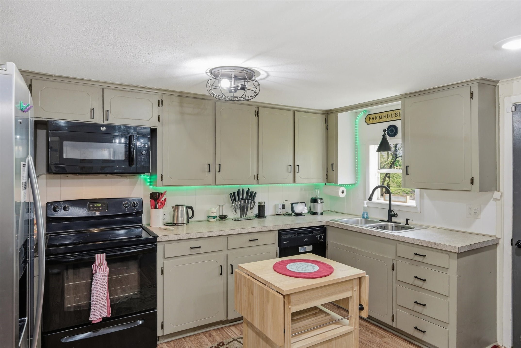 15853 State Highway 80 Edgewood TX 75117