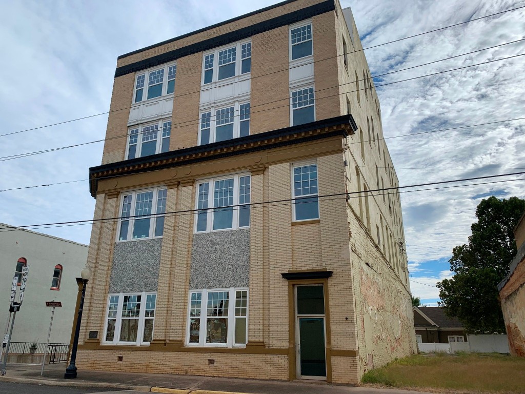 202 E Main Street Henderson TX 75652