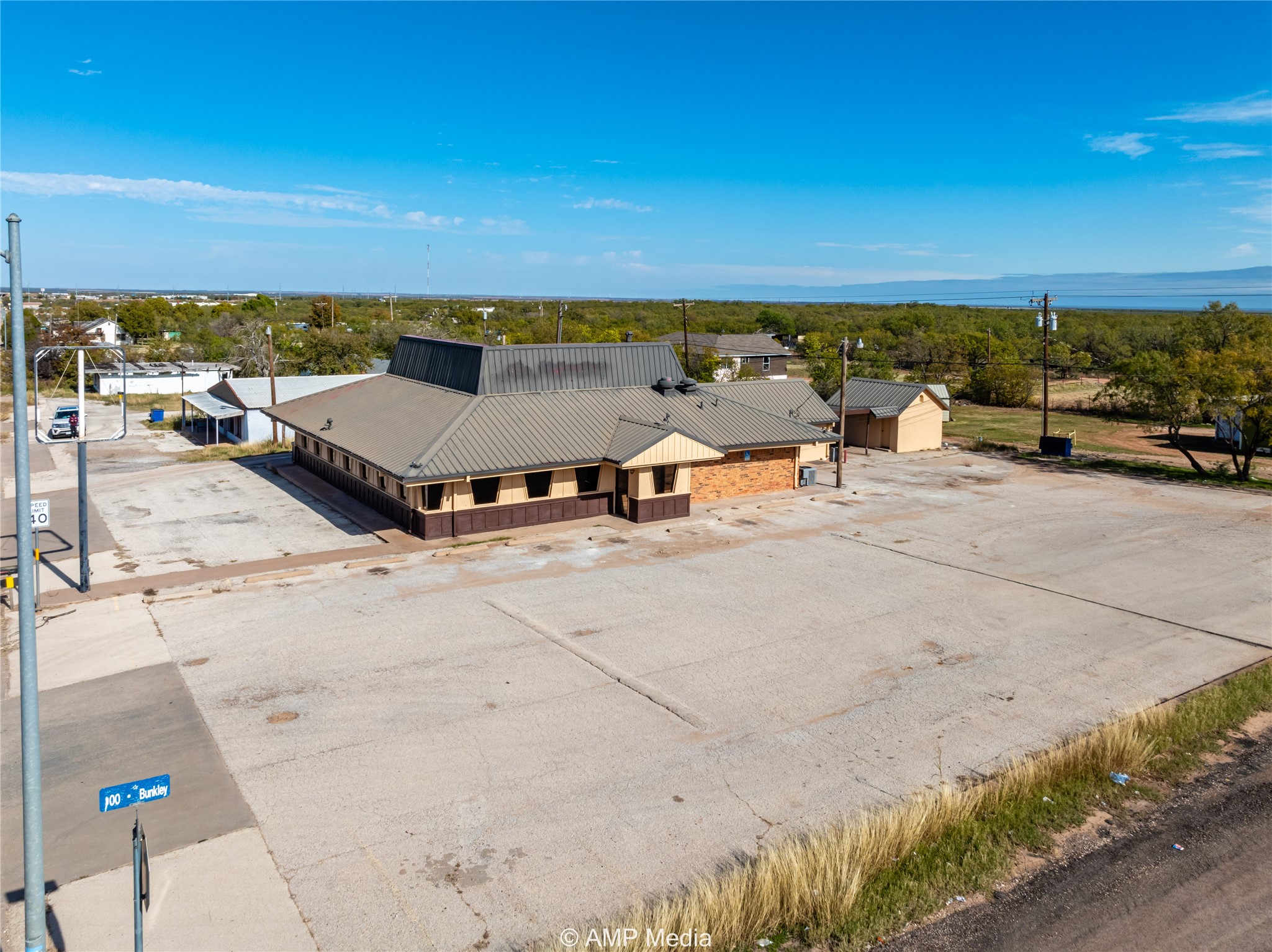 702 N Swenson Street Stamford TX 79553