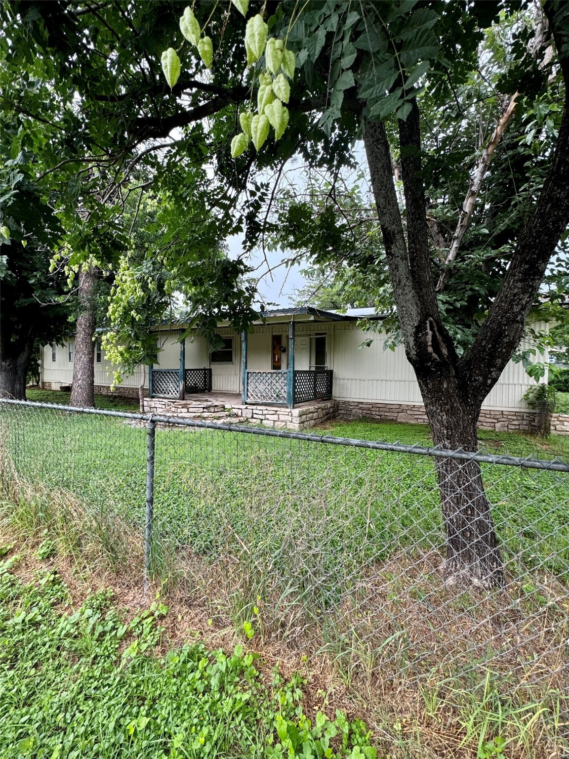 302 Lakeview Street Glen Rose TX 76043