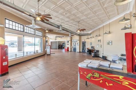1305 S 1st Street Abilene TX 79602