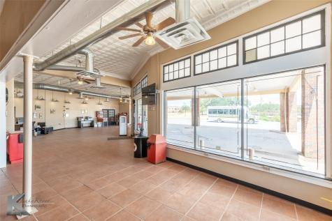 1305 S 1st Street Abilene TX 79602