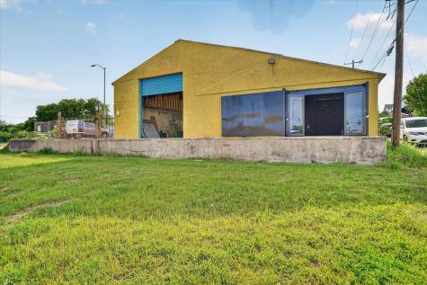 2025 E Rosedale Street Fort Worth TX 76104