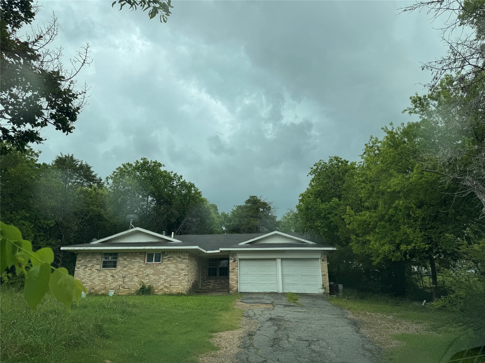 917 E Fishcreek Road Grand Prairie TX 75052