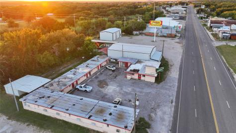 1408 E Wise Street Bowie TX 76230