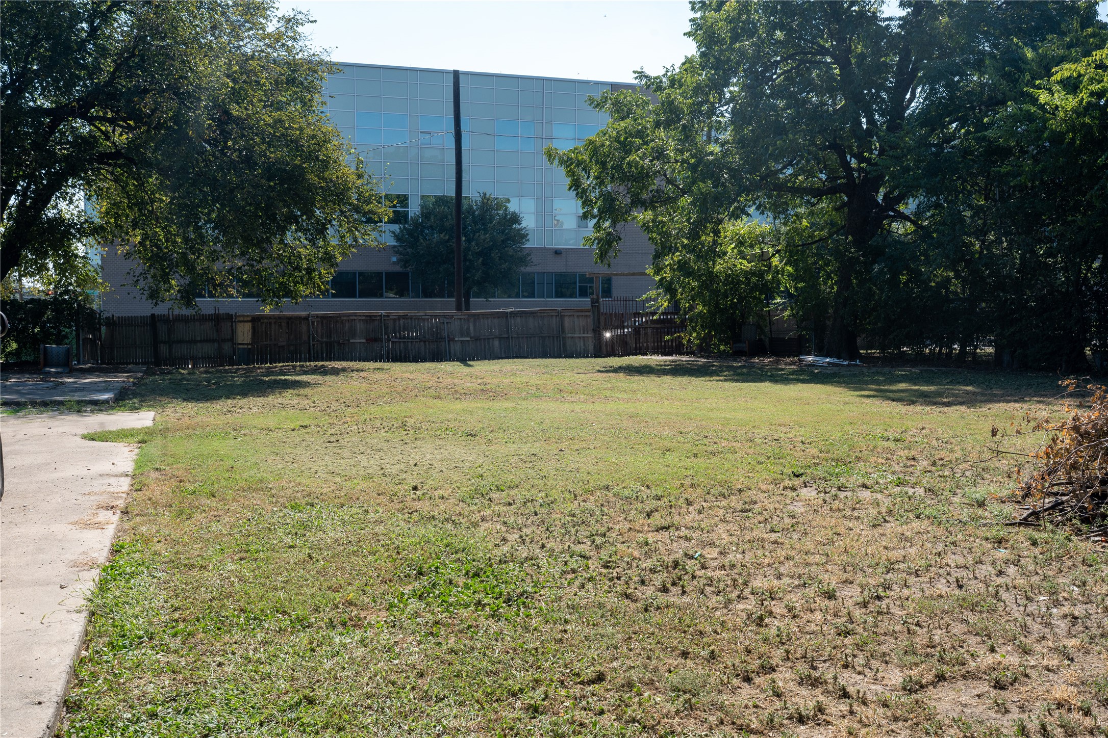 2751 Clarence Street Dallas TX 75215