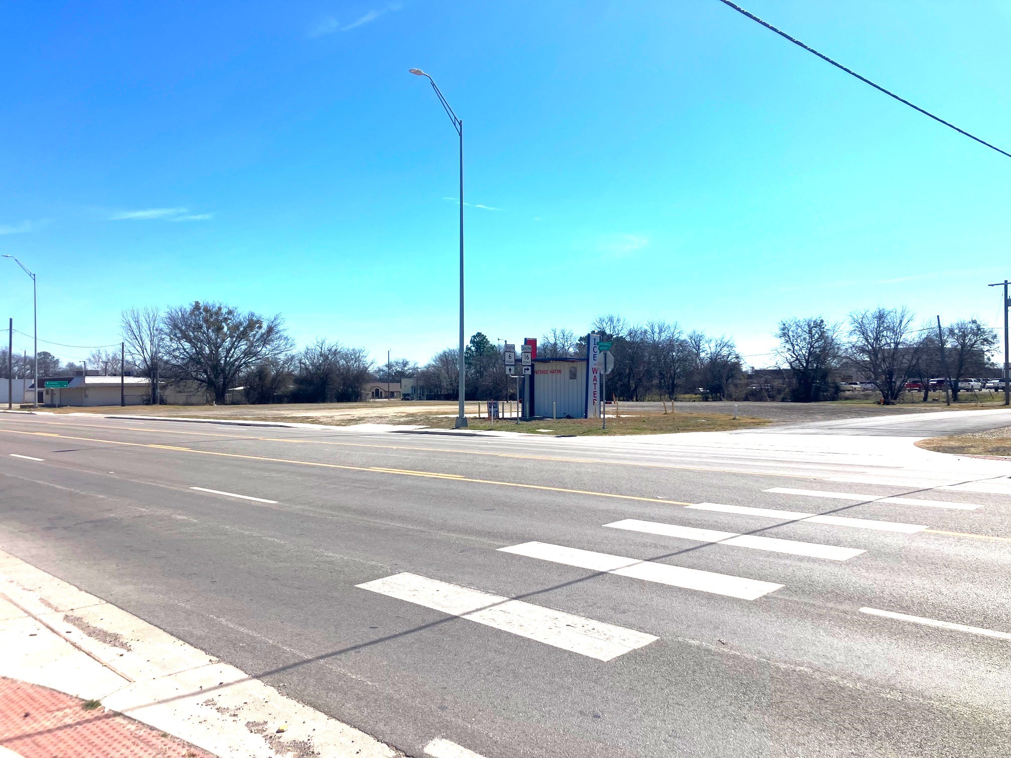 208 W Navarro Avenue De Leon TX 76444