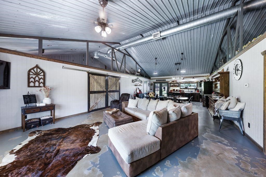 5608 Highway 82 Blossom TX 75416
