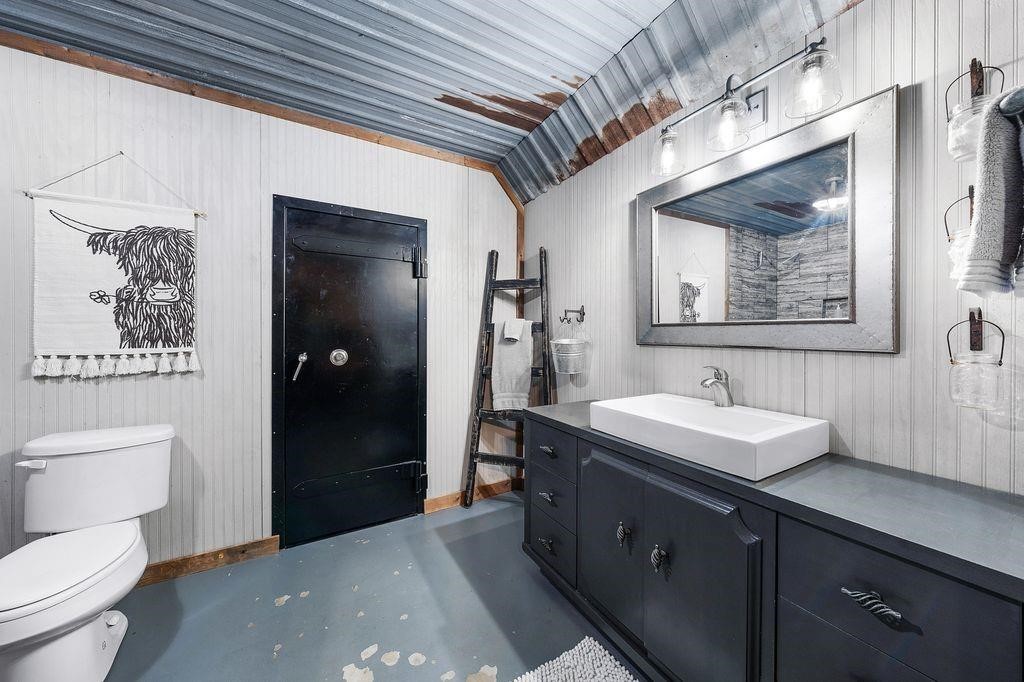 5608 Highway 82 Blossom TX 75416