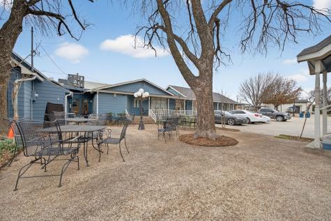 504 N Oak Street Roanoke TX 76262