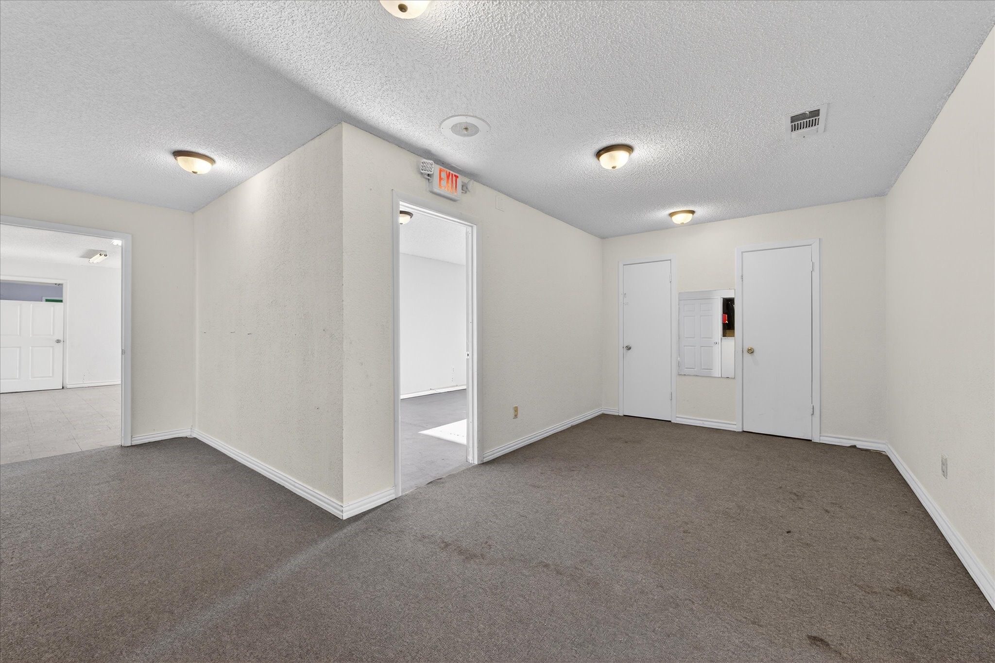 611 W Spring Valley Road Hewitt TX 76643