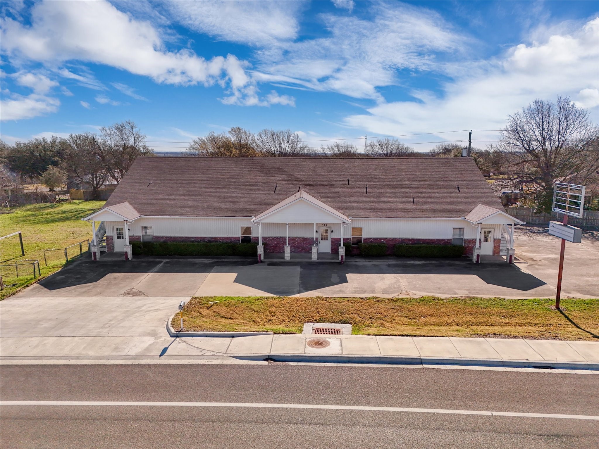 611 W Spring Valley Road Hewitt TX 76643