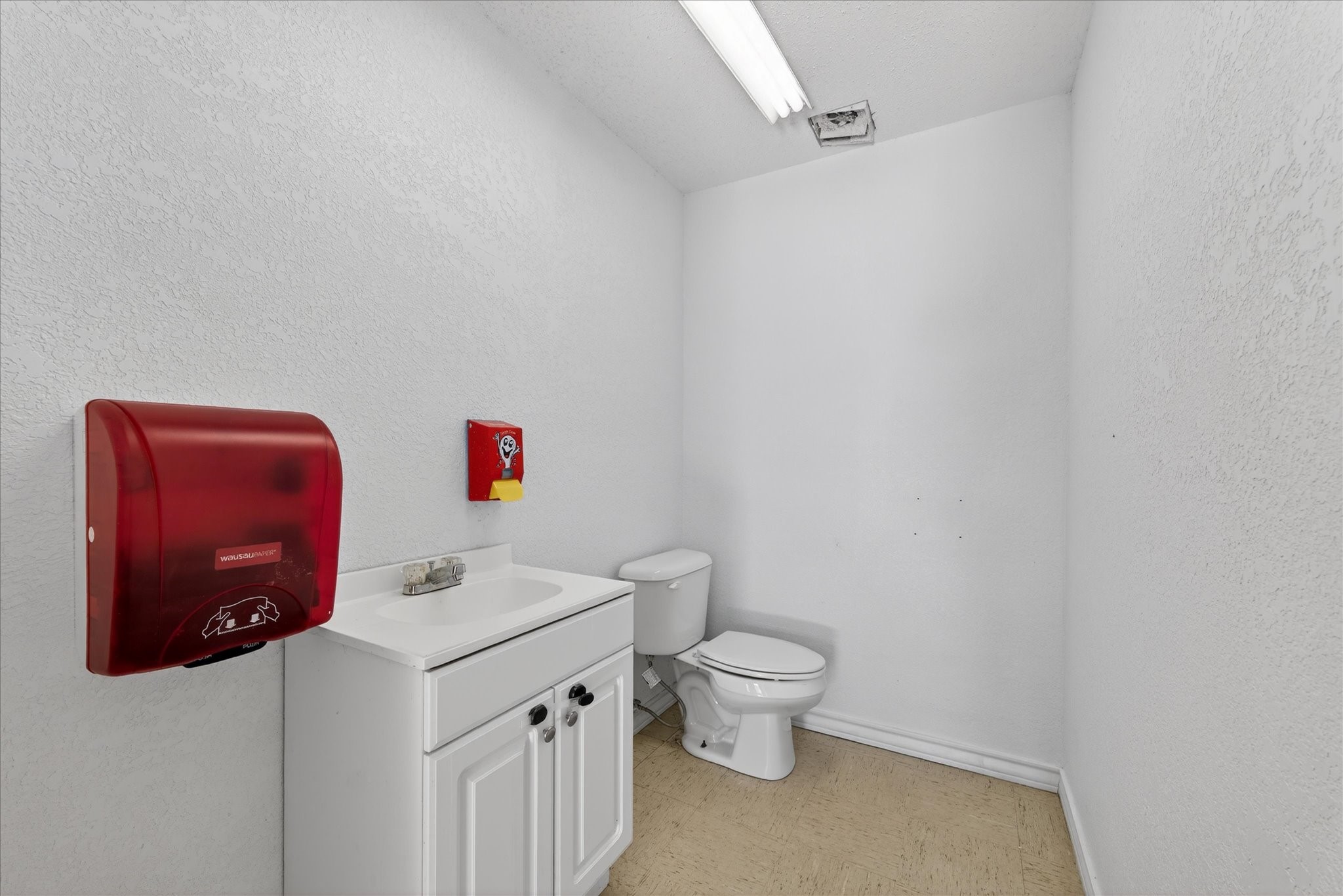 611 W Spring Valley Road Hewitt TX 76643