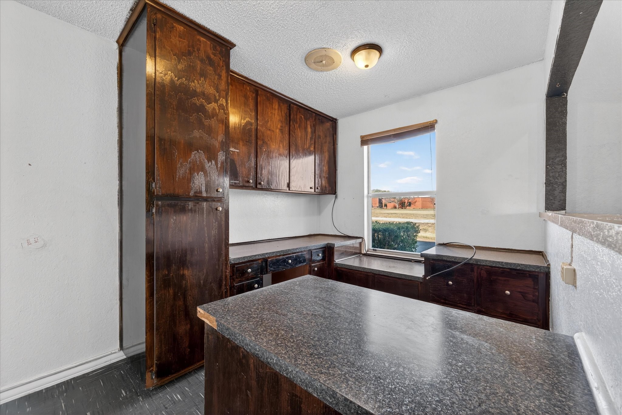 611 W Spring Valley Road Hewitt TX 76643
