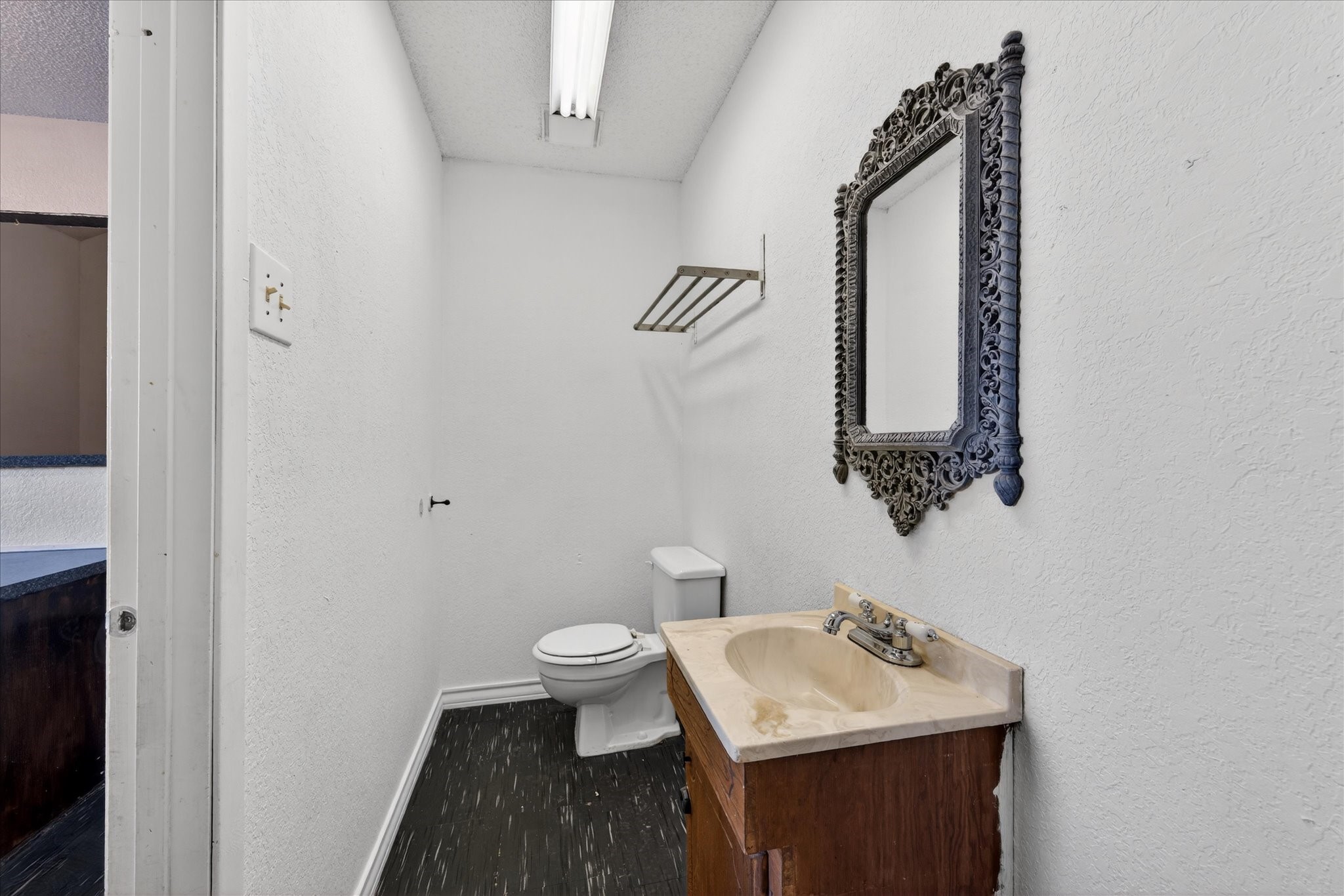 611 W Spring Valley Road Hewitt TX 76643
