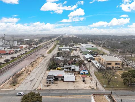 201 W Oak Street West TX 76691