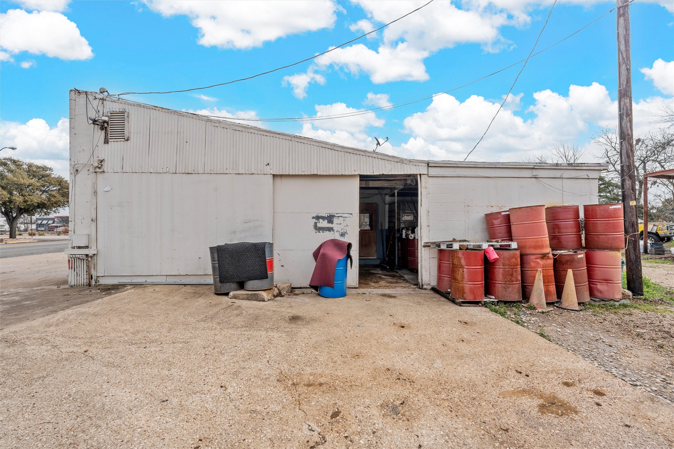 201 W Oak Street West TX 76691