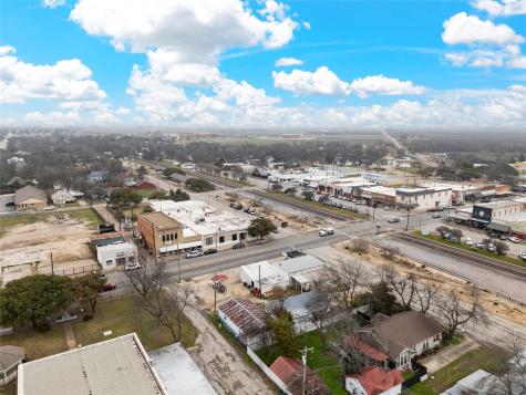 201 W Oak Street West TX 76691